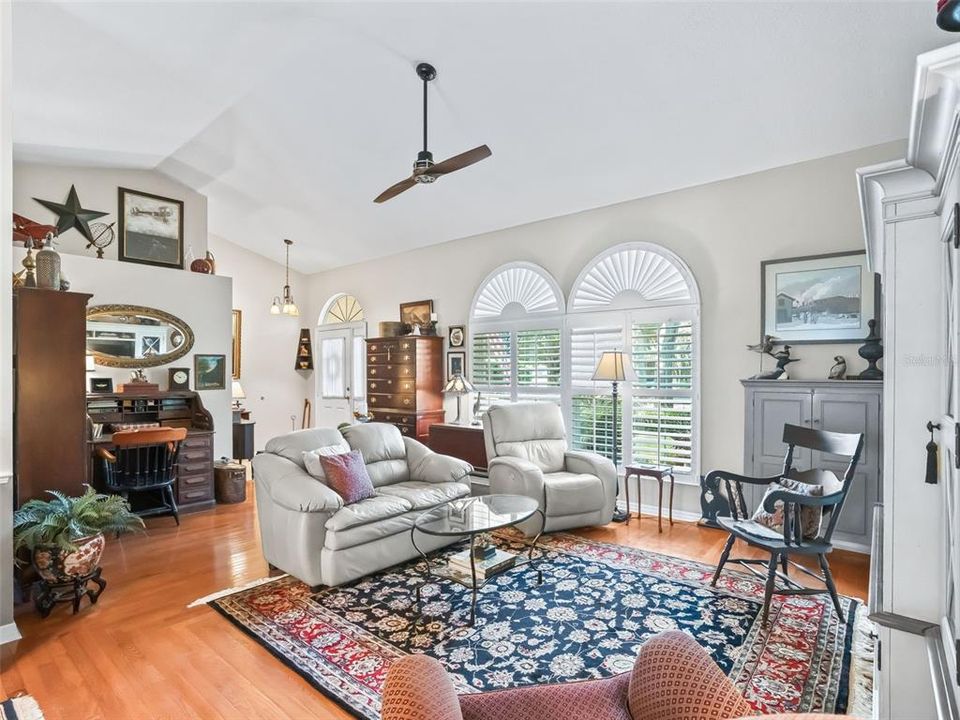 For Sale: $462,000 (3 beds, 2 baths, 2112 Square Feet)