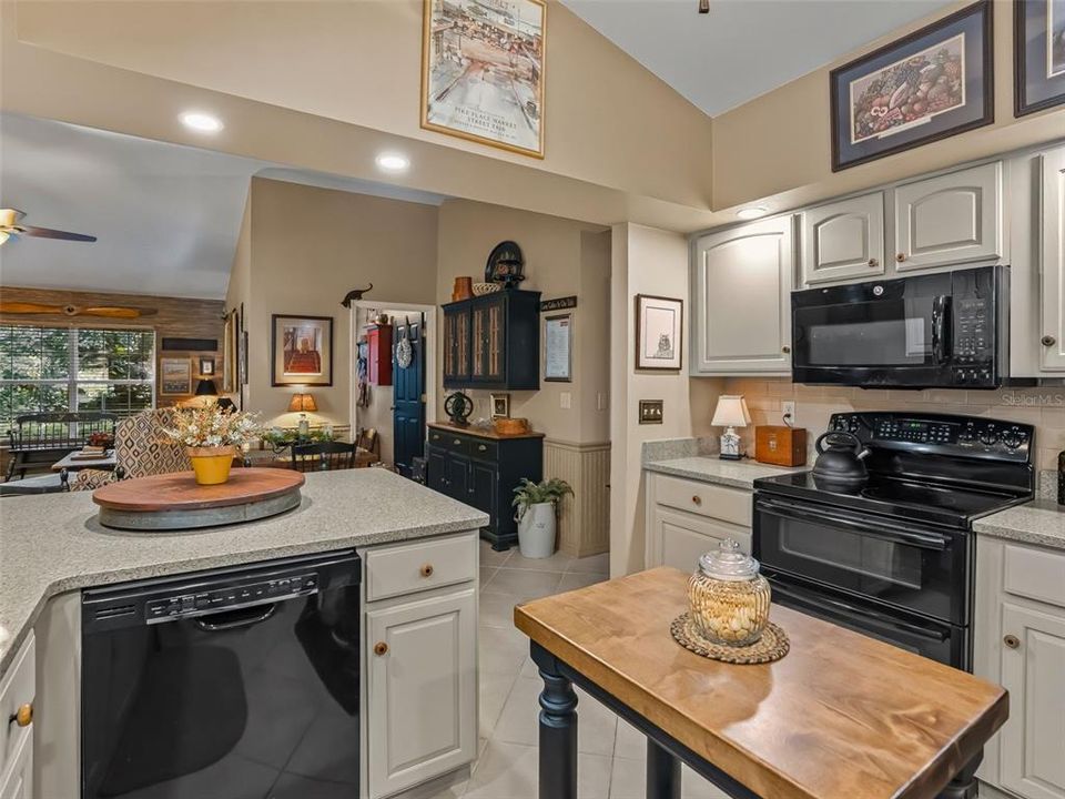 For Sale: $462,000 (3 beds, 2 baths, 2112 Square Feet)