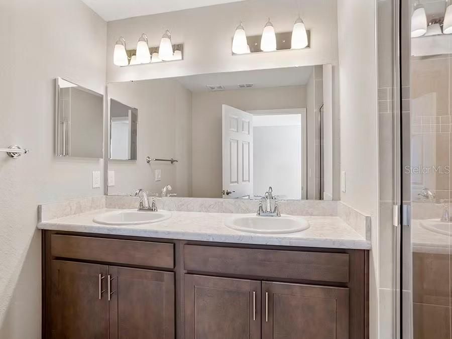 Active With Contract: $335,360 (3 beds, 2 baths, 1730 Square Feet)