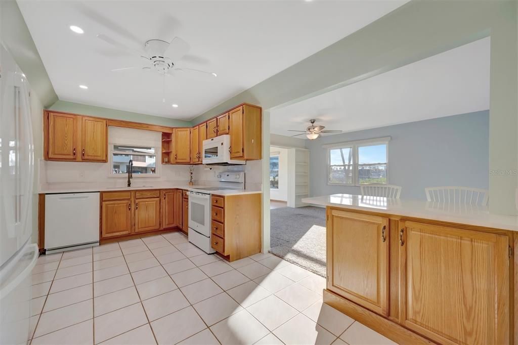 待售: $515,000 (2 贝兹, 2 浴室, 1296 平方英尺)