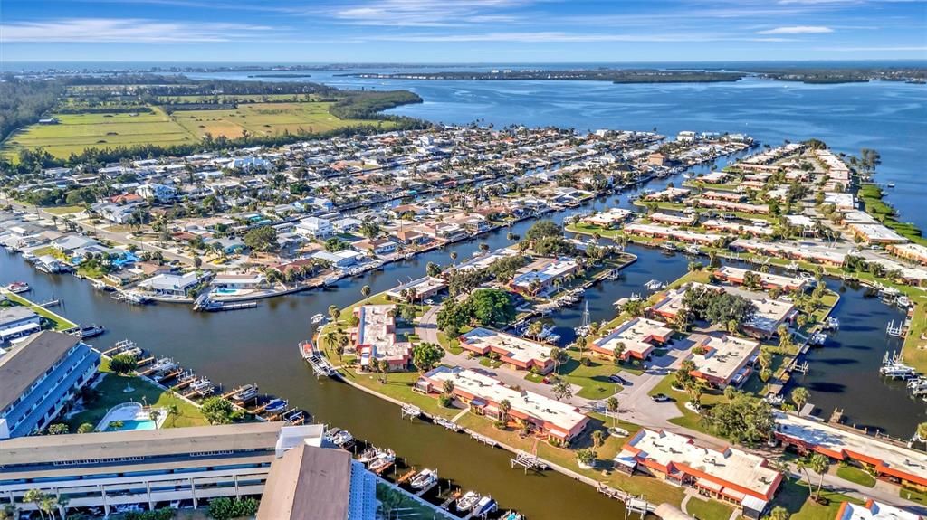 待售: $515,000 (2 贝兹, 2 浴室, 1296 平方英尺)