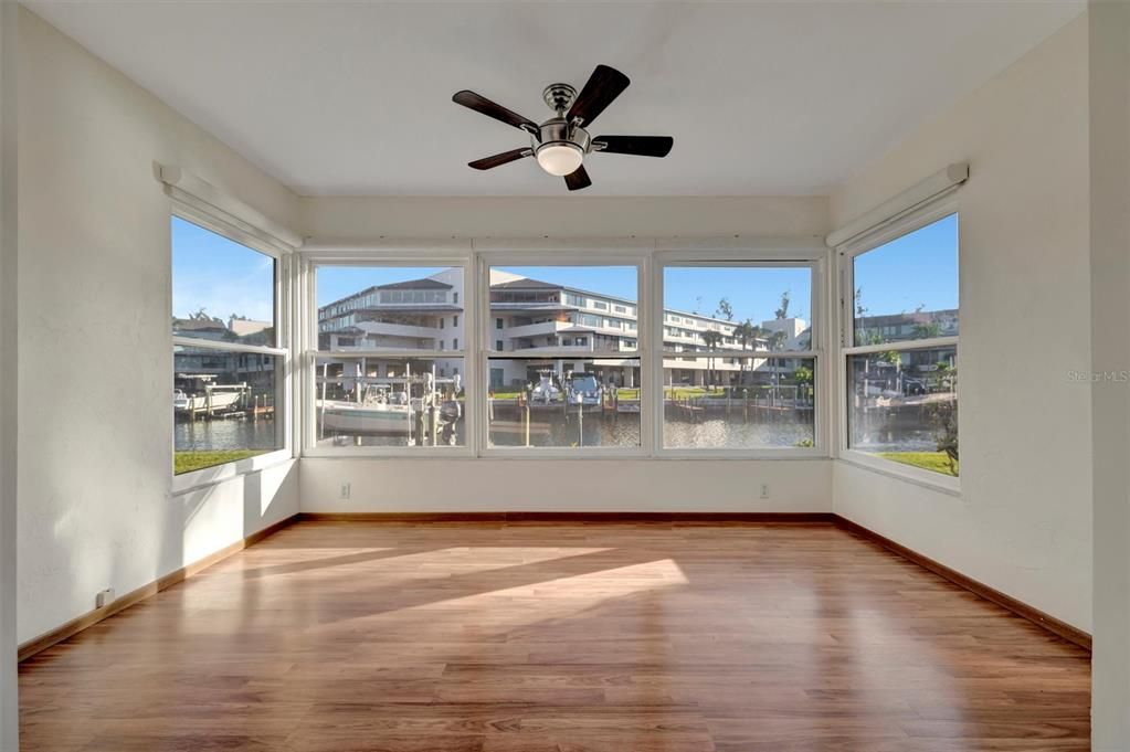 待售: $515,000 (2 贝兹, 2 浴室, 1296 平方英尺)