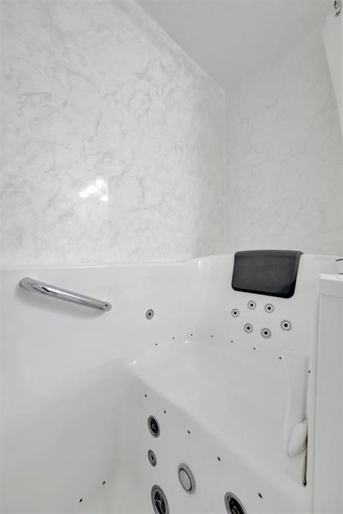 待售: $515,000 (2 贝兹, 2 浴室, 1296 平方英尺)