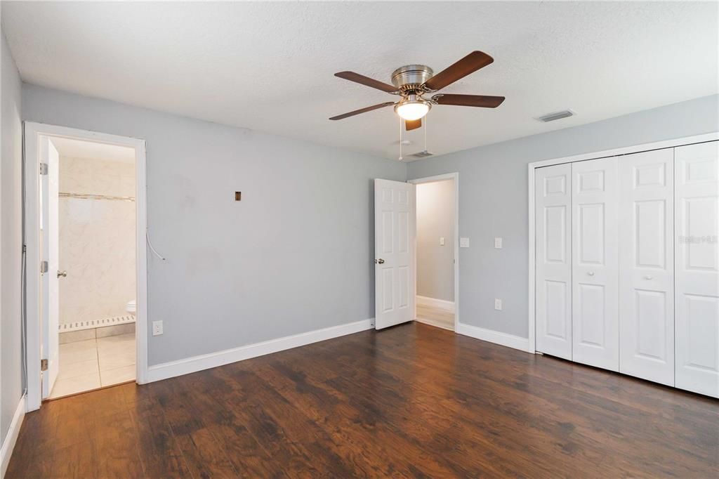 Active With Contract: $320,000 (4 beds, 2 baths, 1530 Square Feet)