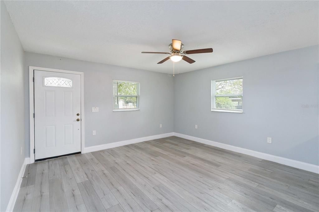 Active With Contract: $320,000 (4 beds, 2 baths, 1530 Square Feet)