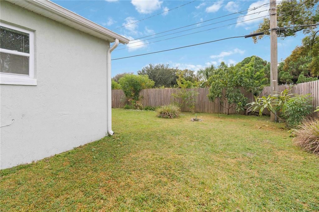 Active With Contract: $320,000 (4 beds, 2 baths, 1530 Square Feet)