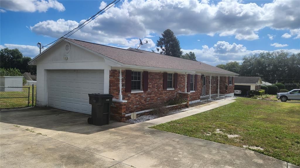 合同活跃: $350,000 (3 贝兹, 2 浴室, 1667 平方英尺)