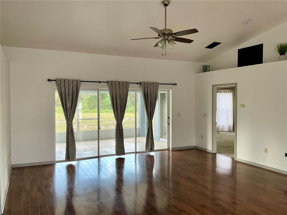 В аренду: $1,750 (3 спален, 2 ванн, 1583 Квадратных фут)