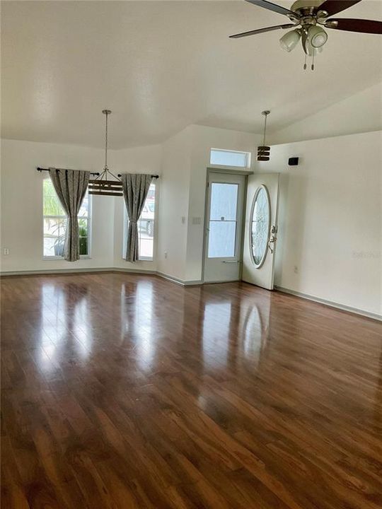 В аренду: $1,750 (3 спален, 2 ванн, 1583 Квадратных фут)