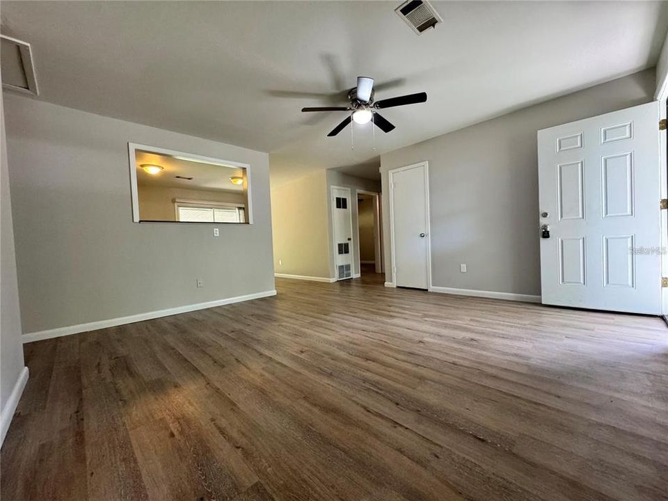 En Venta: $220,000 (4 camas, 2 baños, 1176 Pies cuadrados)