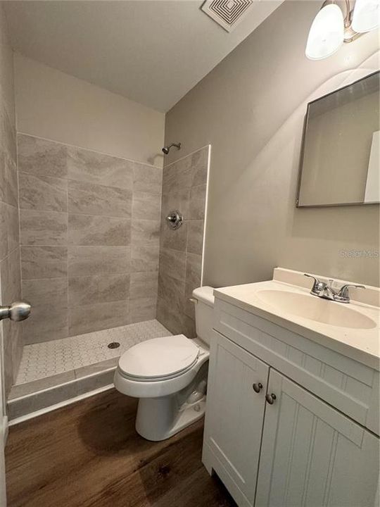 En Venta: $220,000 (4 camas, 2 baños, 1176 Pies cuadrados)