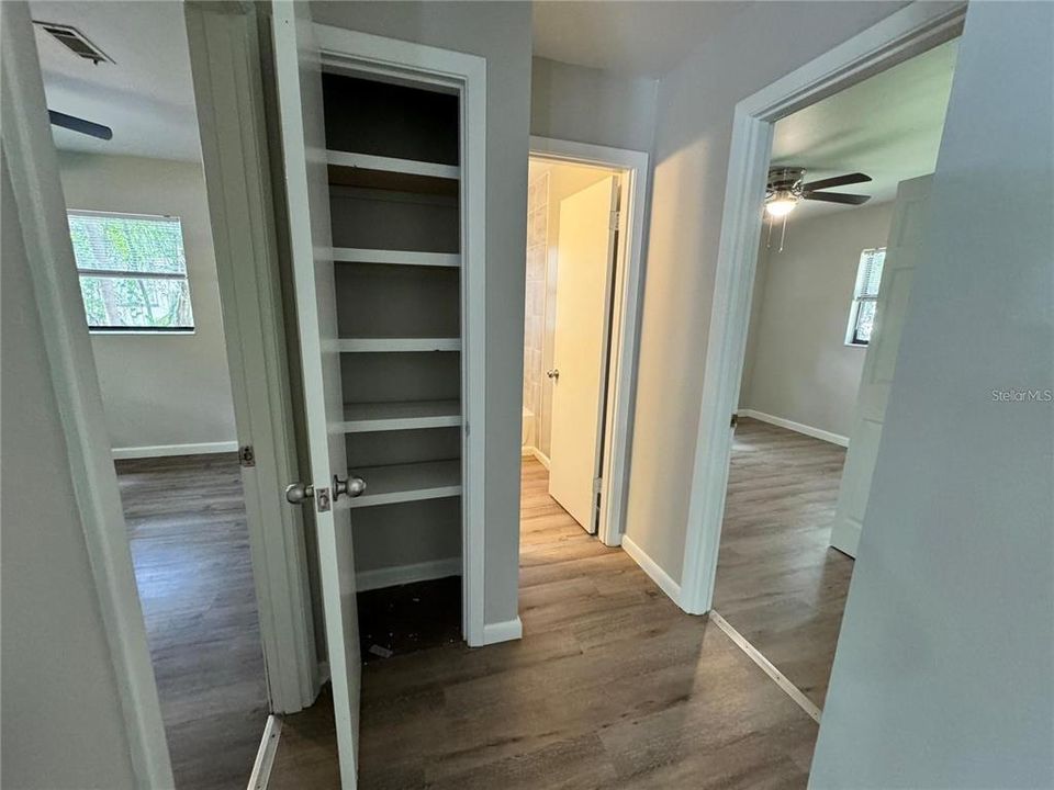 En Venta: $220,000 (4 camas, 2 baños, 1176 Pies cuadrados)