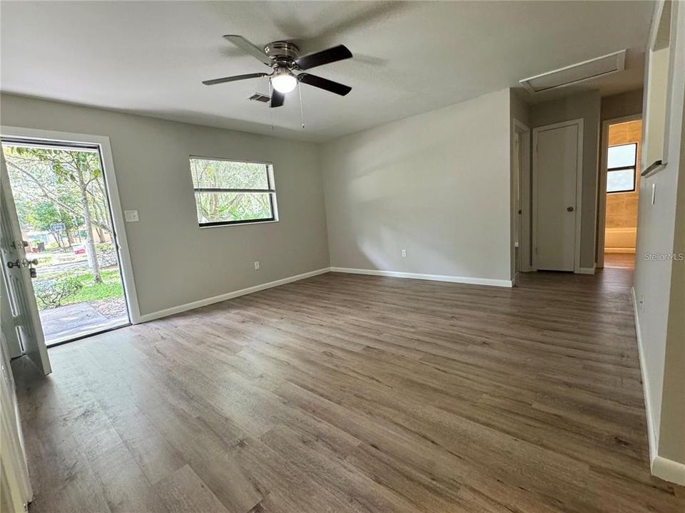 En Venta: $220,000 (4 camas, 2 baños, 1176 Pies cuadrados)