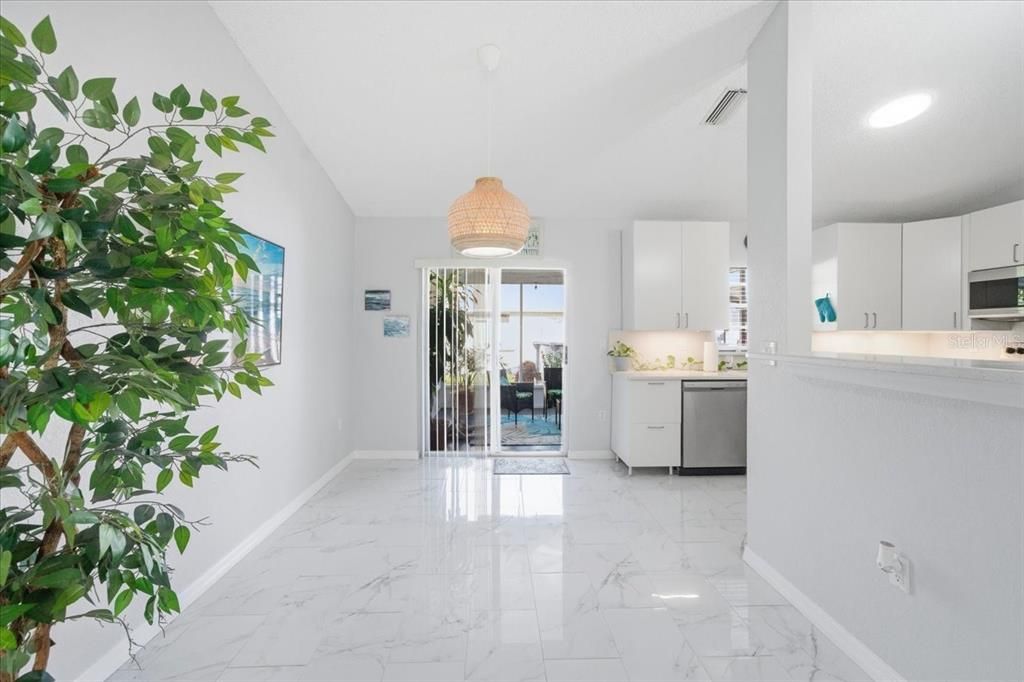 Active With Contract: $305,000 (3 beds, 2 baths, 1232 Square Feet)