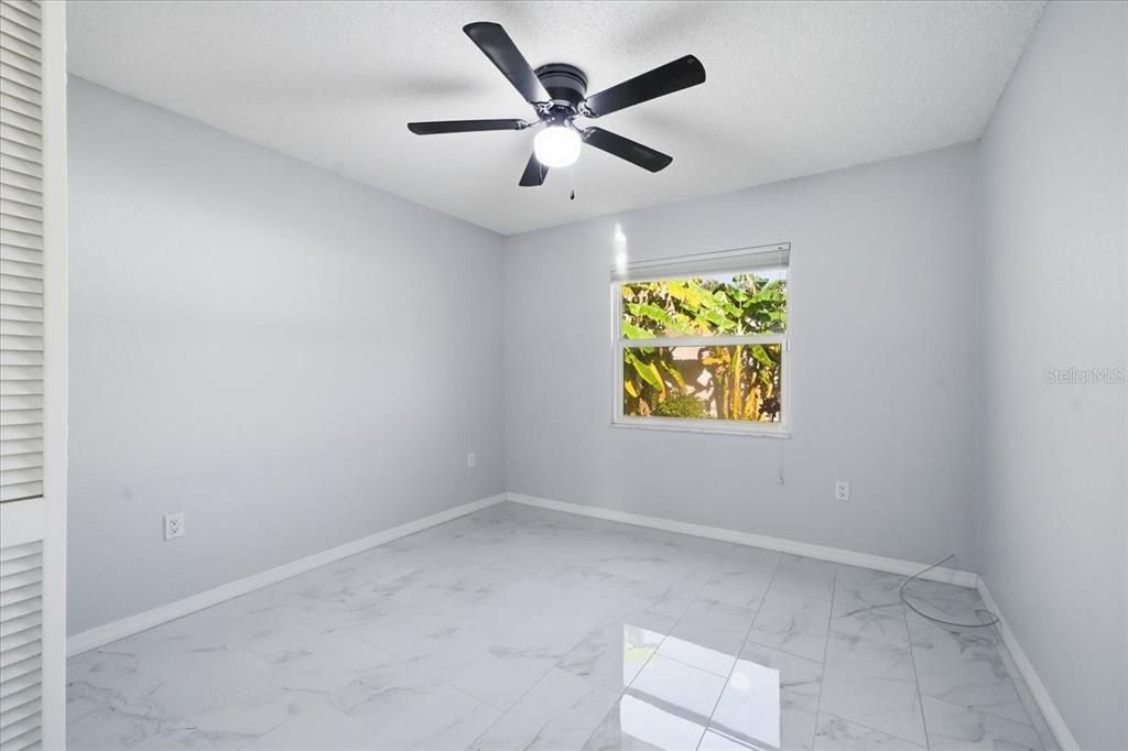 Active With Contract: $305,000 (3 beds, 2 baths, 1232 Square Feet)