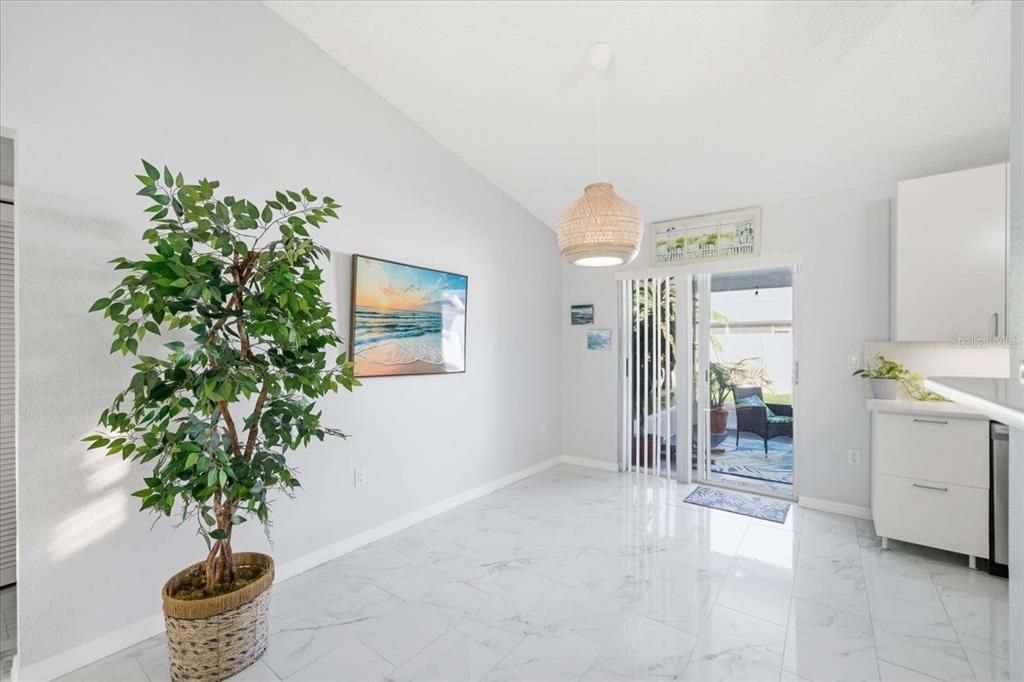 Active With Contract: $305,000 (3 beds, 2 baths, 1232 Square Feet)