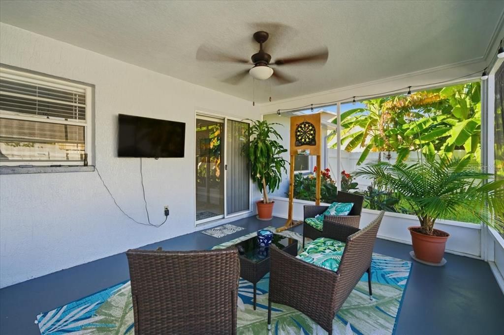 Active With Contract: $305,000 (3 beds, 2 baths, 1232 Square Feet)