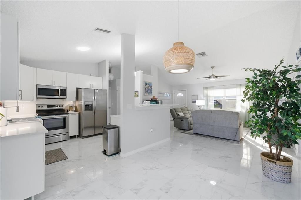 Active With Contract: $305,000 (3 beds, 2 baths, 1232 Square Feet)