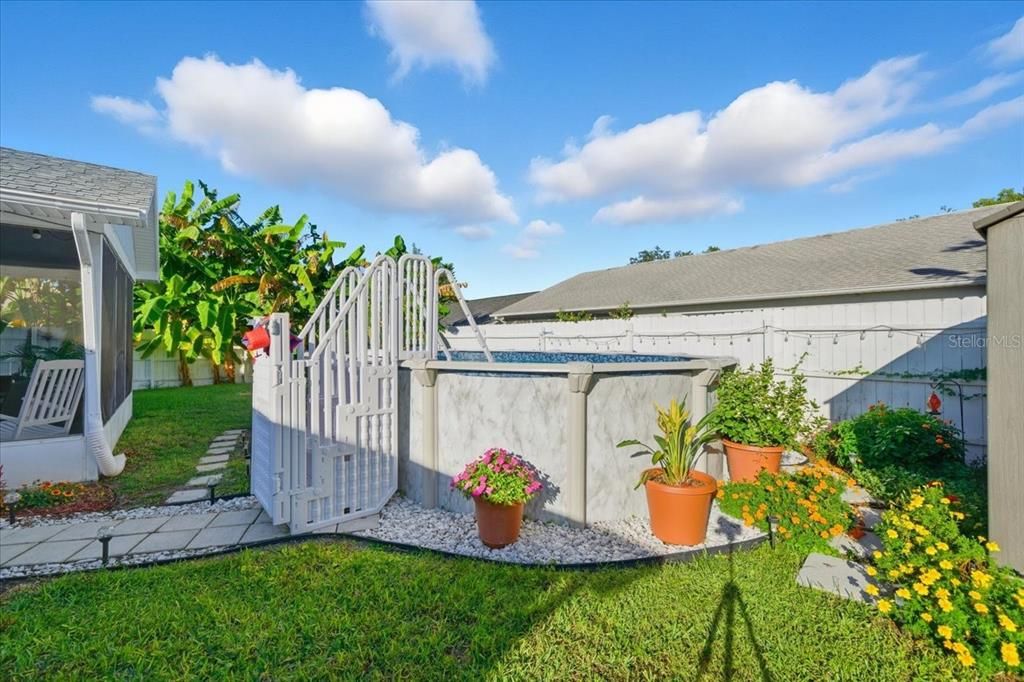 Active With Contract: $305,000 (3 beds, 2 baths, 1232 Square Feet)