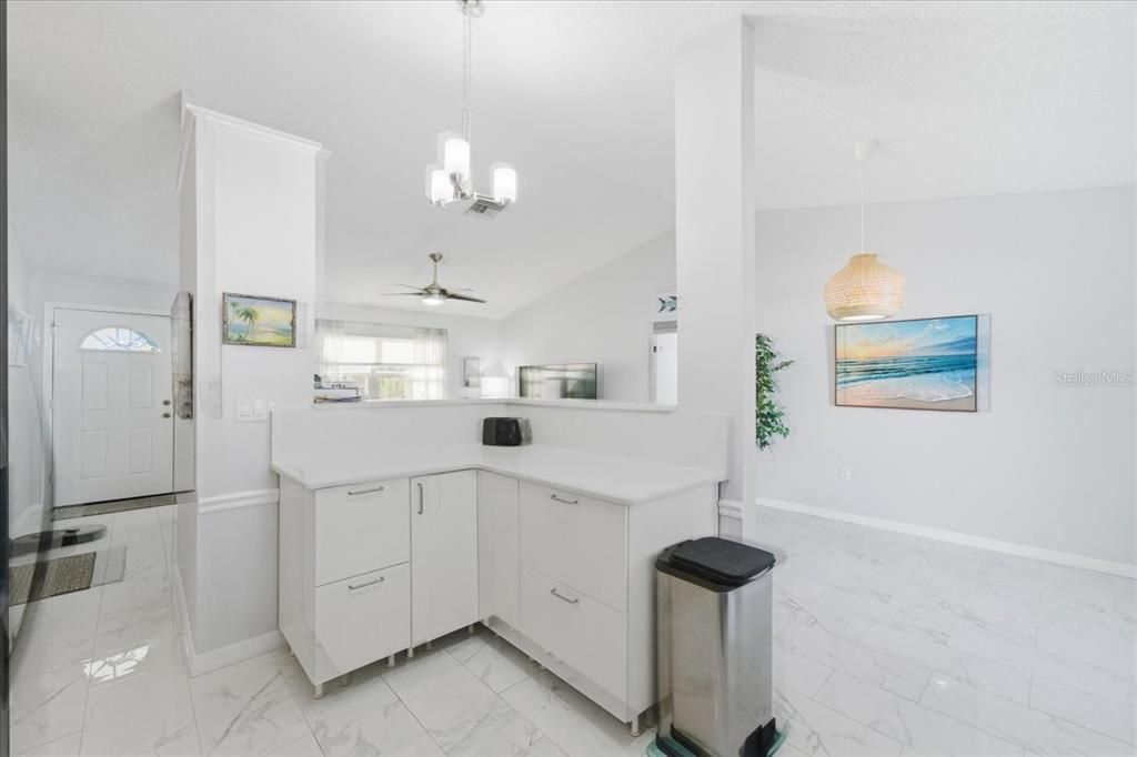 Active With Contract: $305,000 (3 beds, 2 baths, 1232 Square Feet)