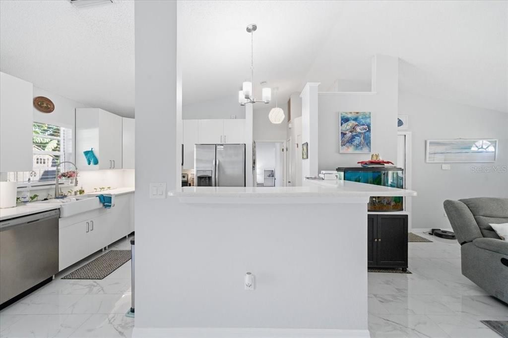 Active With Contract: $305,000 (3 beds, 2 baths, 1232 Square Feet)