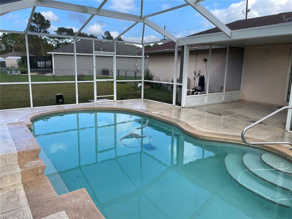 For Sale: $255,000 (3 beds, 2 baths, 1188 Square Feet)