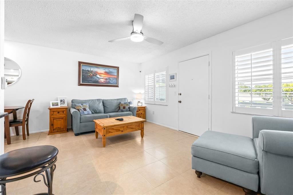 For Sale: $117,500 (1 beds, 1 baths, 565 Square Feet)