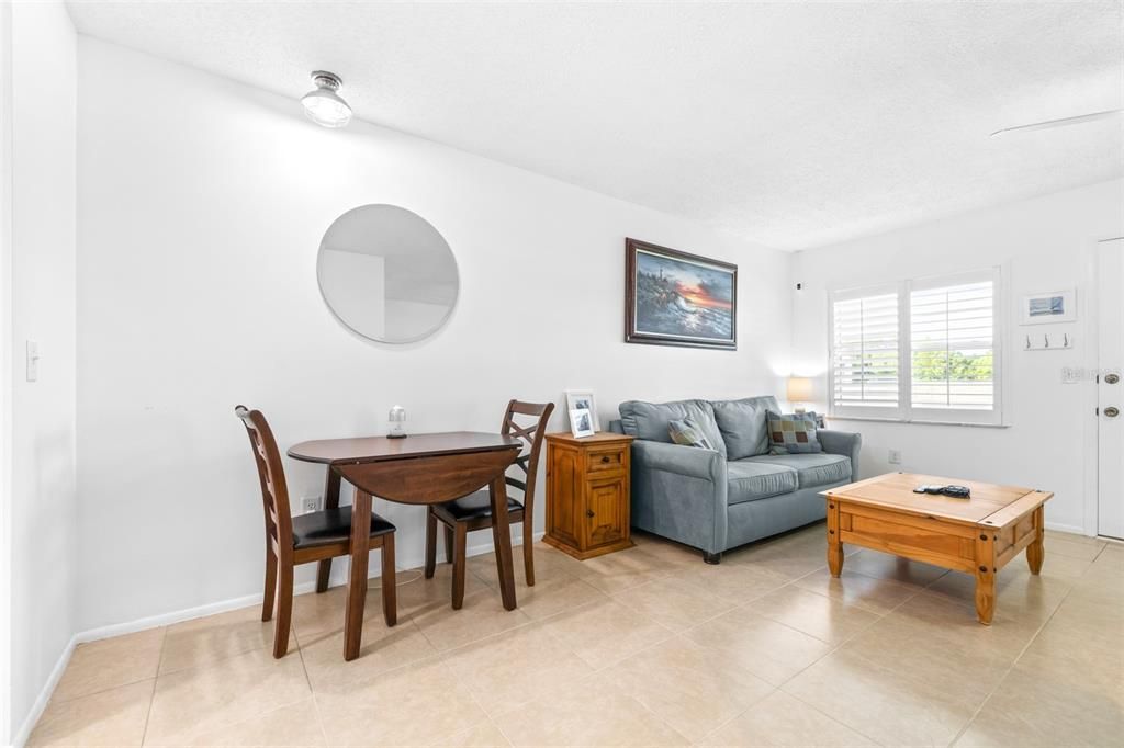 For Sale: $117,500 (1 beds, 1 baths, 565 Square Feet)