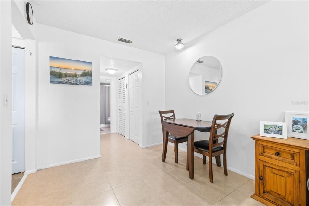 For Sale: $117,500 (1 beds, 1 baths, 565 Square Feet)