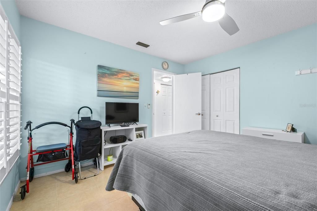 For Sale: $117,500 (1 beds, 1 baths, 565 Square Feet)