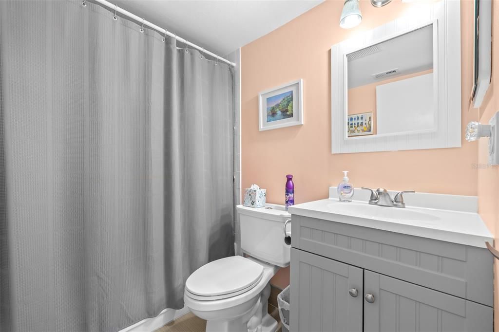 For Sale: $117,500 (1 beds, 1 baths, 565 Square Feet)