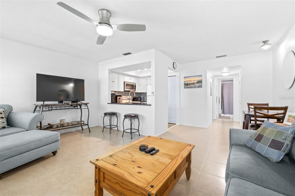 For Sale: $117,500 (1 beds, 1 baths, 565 Square Feet)