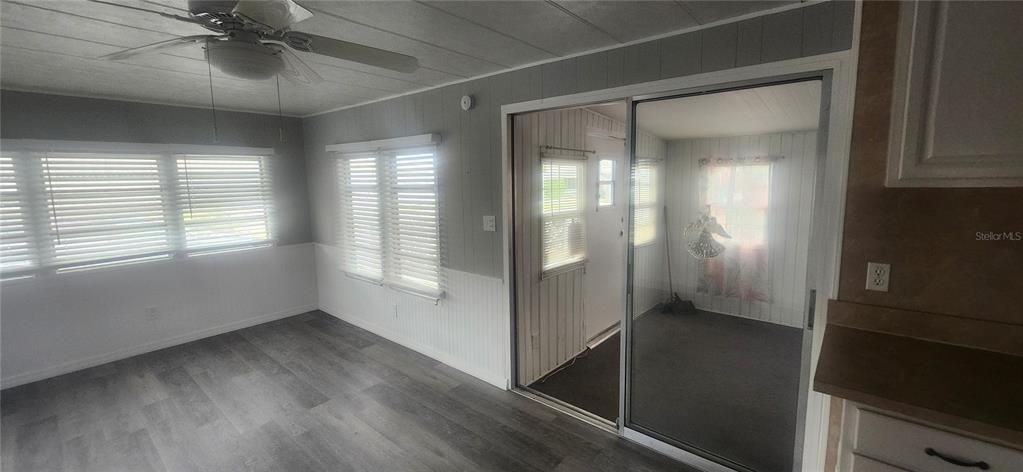 待售: $69,000 (2 贝兹, 1 浴室, 726 平方英尺)