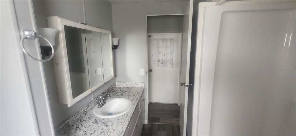 待售: $69,000 (2 贝兹, 1 浴室, 726 平方英尺)