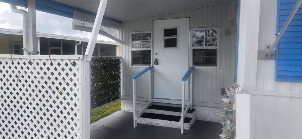 待售: $69,000 (2 贝兹, 1 浴室, 726 平方英尺)