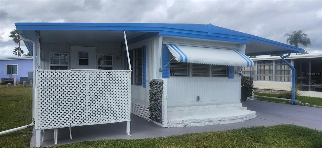 待售: $69,000 (2 贝兹, 1 浴室, 726 平方英尺)