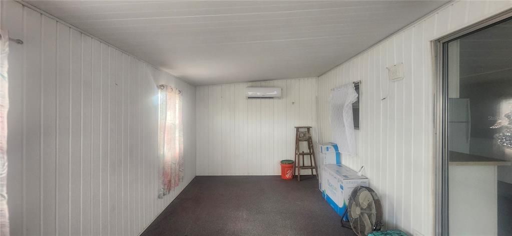 待售: $69,000 (2 贝兹, 1 浴室, 726 平方英尺)