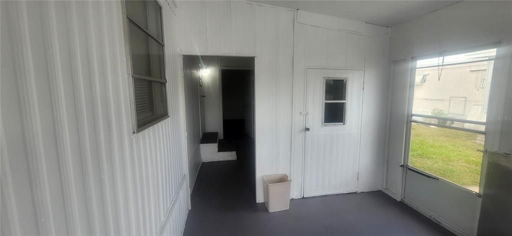 待售: $69,000 (2 贝兹, 1 浴室, 726 平方英尺)