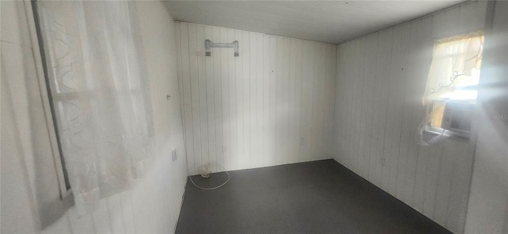 待售: $69,000 (2 贝兹, 1 浴室, 726 平方英尺)