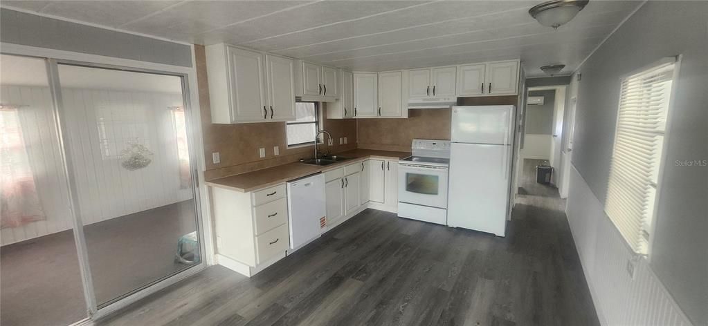 待售: $69,000 (2 贝兹, 1 浴室, 726 平方英尺)