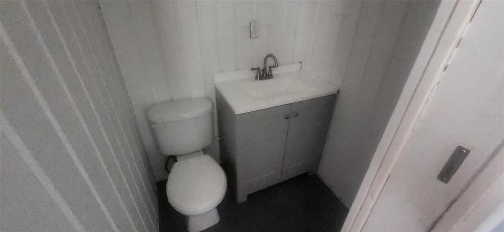 待售: $69,000 (2 贝兹, 1 浴室, 726 平方英尺)