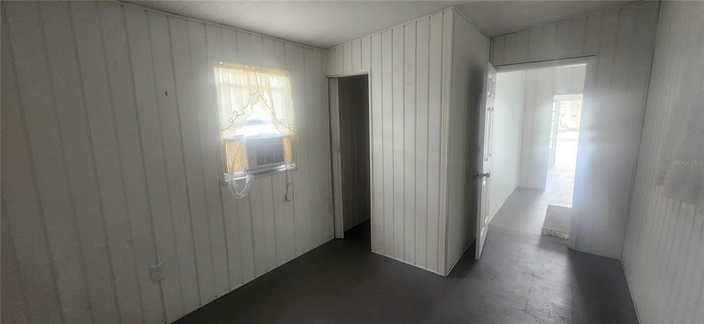 待售: $69,000 (2 贝兹, 1 浴室, 726 平方英尺)