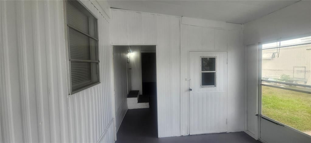 待售: $69,000 (2 贝兹, 1 浴室, 726 平方英尺)