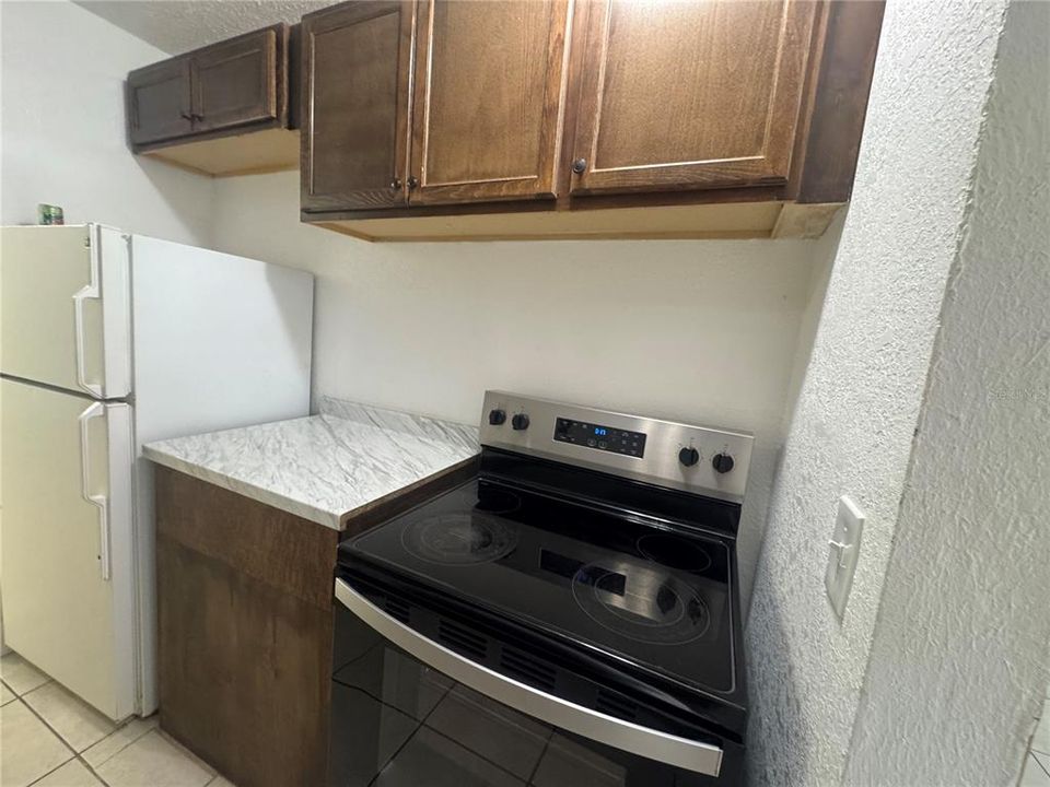 出租: $1,650 (2 贝兹, 1 浴室, 900 平方英尺)