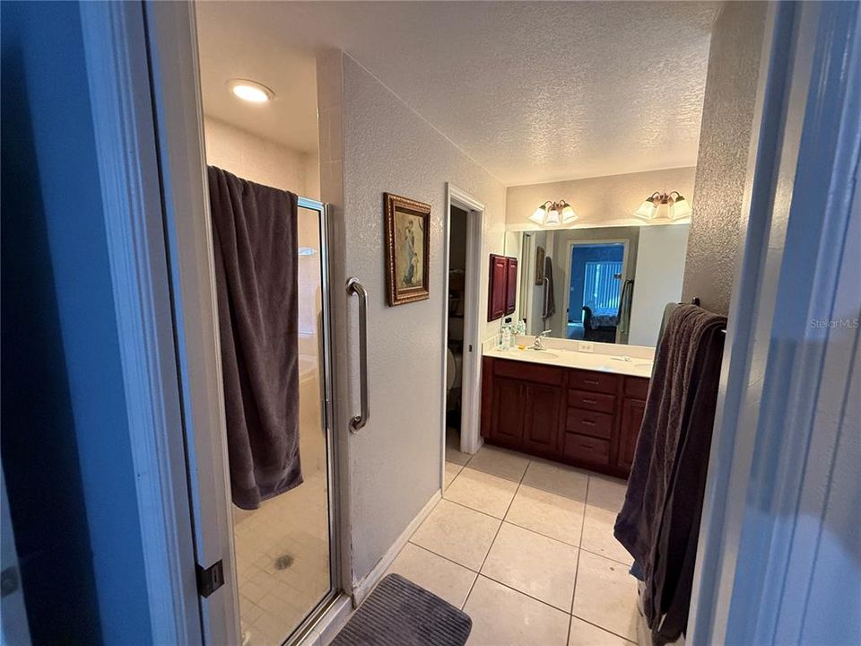 For Sale: $299,999 (3 beds, 2 baths, 1967 Square Feet)