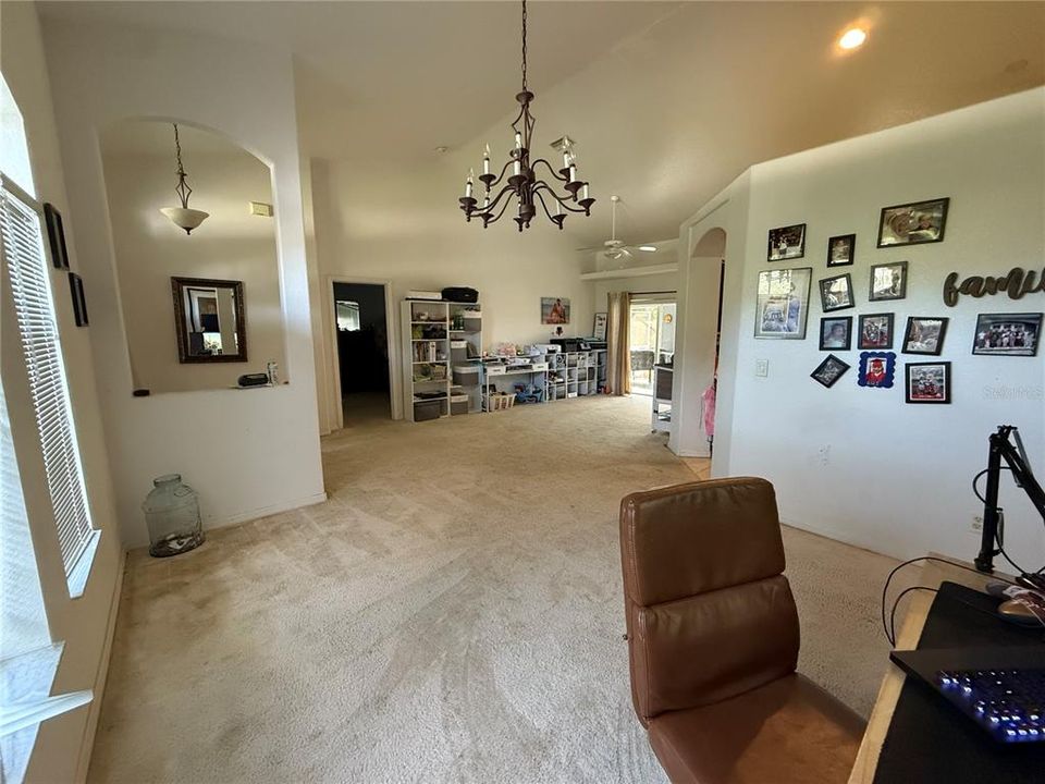 For Sale: $299,999 (3 beds, 2 baths, 1967 Square Feet)