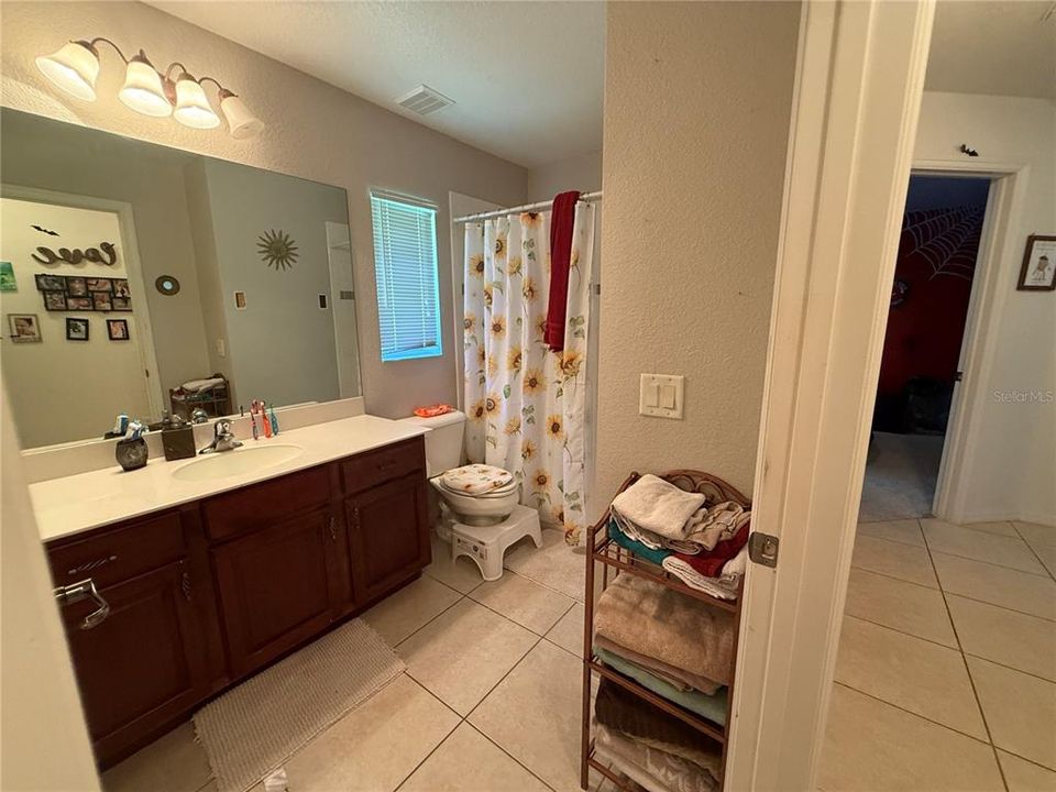 For Sale: $299,999 (3 beds, 2 baths, 1967 Square Feet)