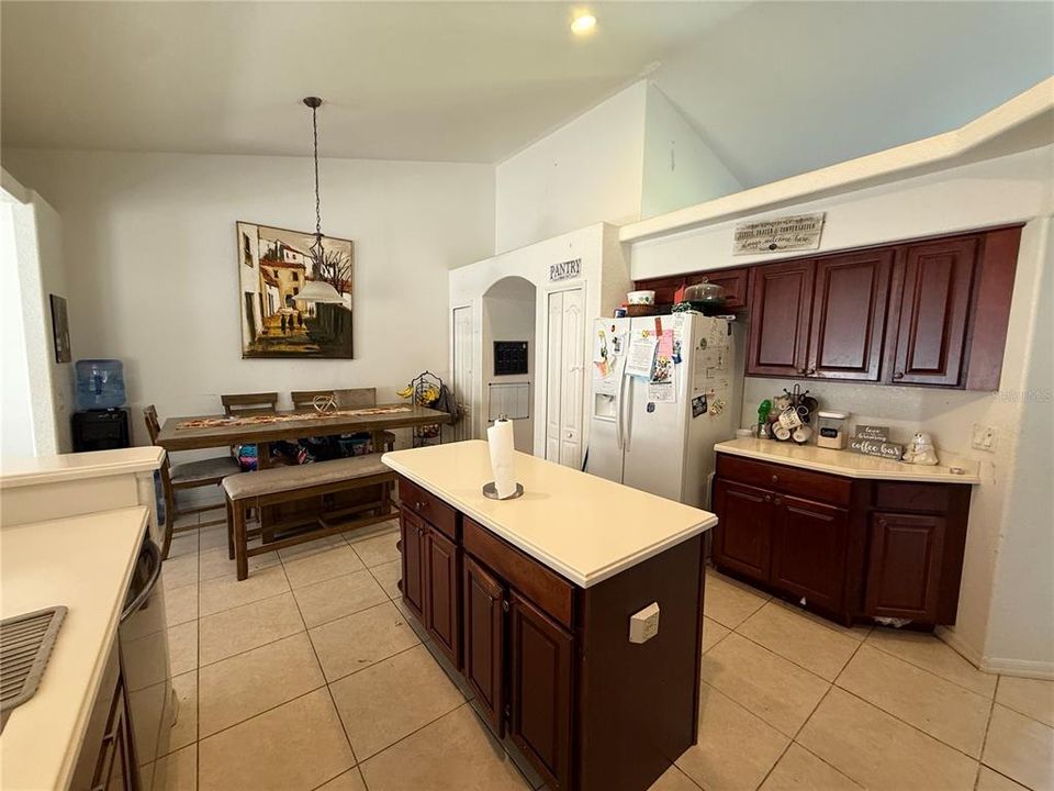 For Sale: $299,999 (3 beds, 2 baths, 1967 Square Feet)