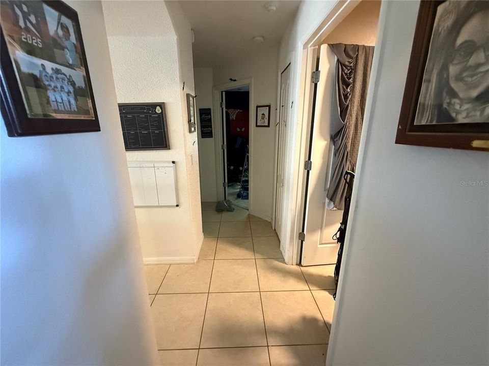 For Sale: $299,999 (3 beds, 2 baths, 1967 Square Feet)