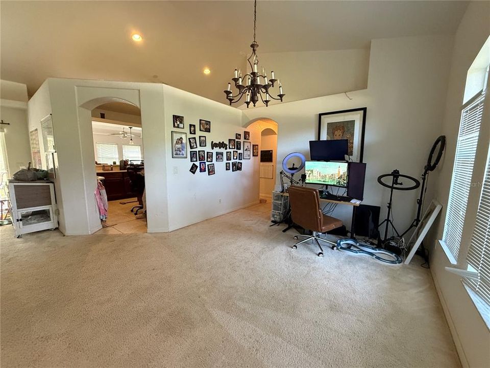 For Sale: $299,999 (3 beds, 2 baths, 1967 Square Feet)